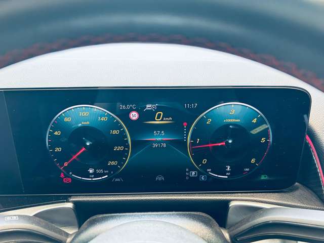 Mercedes-Benz GLB 5