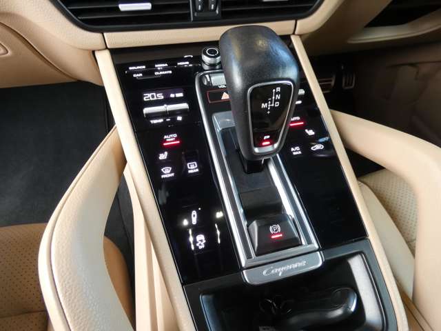 Porsche Cayenne 12