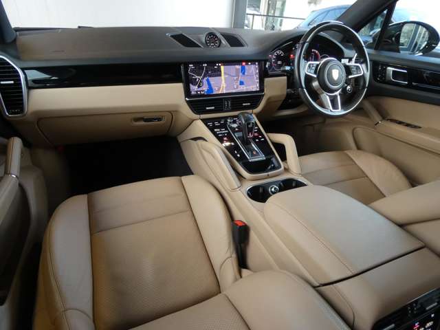 Porsche Cayenne 8