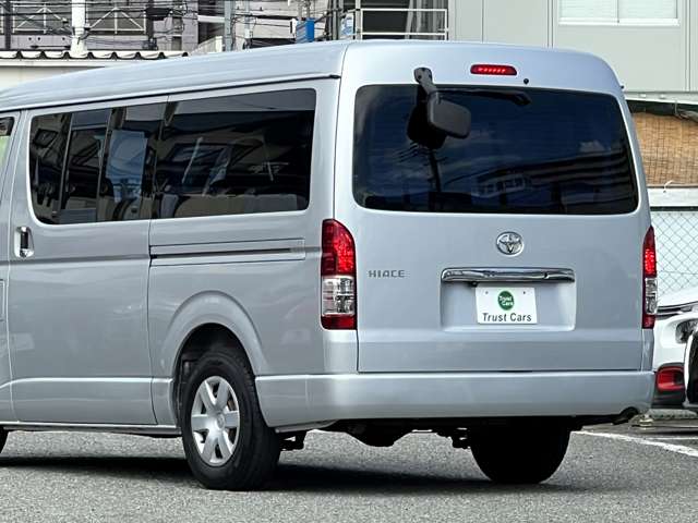 Toyota Hiace 12