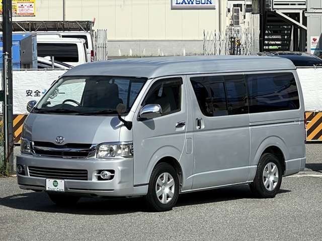 Toyota Hiace 5