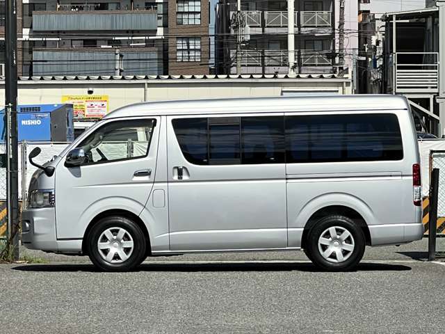 Toyota Hiace 7
