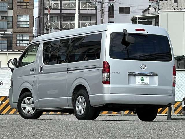 Toyota Hiace 8