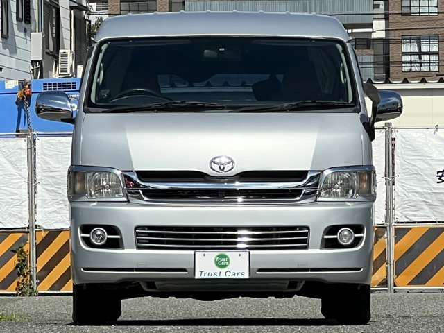 Toyota Hiace 9