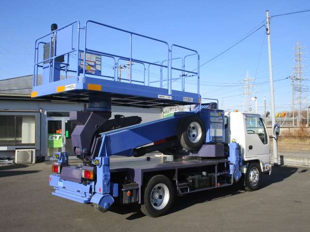Isuzu Elf 4