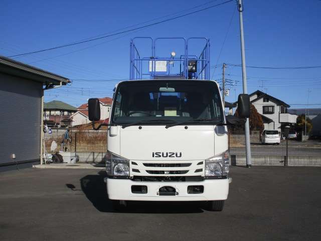 Isuzu Elf 7