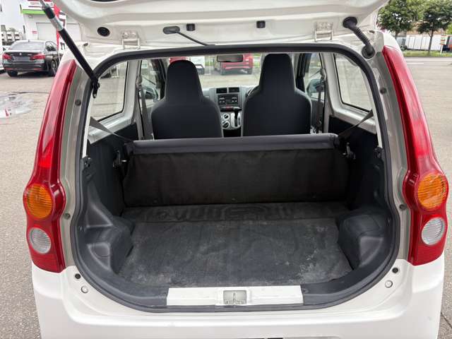 Daihatsu Mira 5