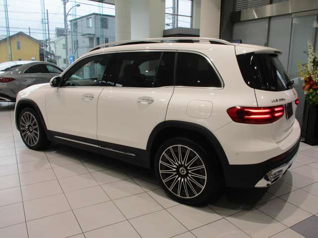 Mercedes-Benz GLB 10