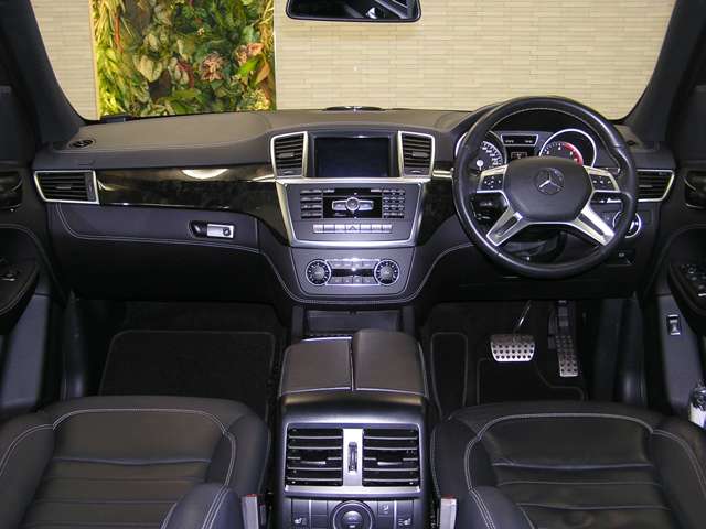 Mercedes-Benz MClass 8
