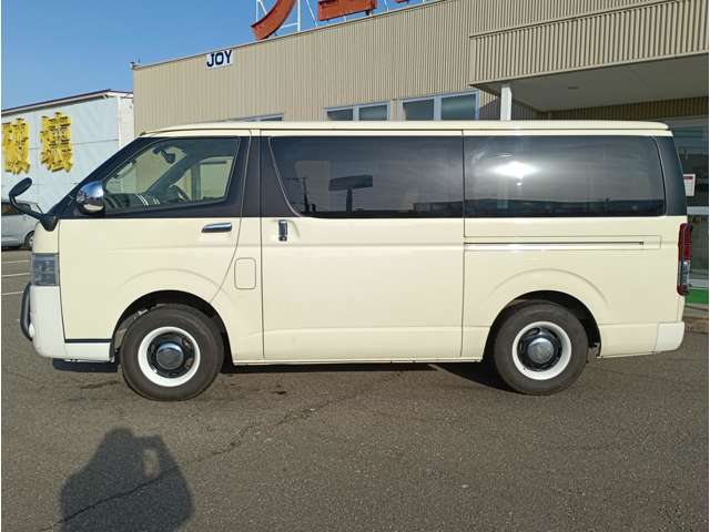 Toyota Hiace Van 10
