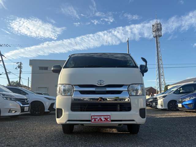 Toyota Hiace Van 11