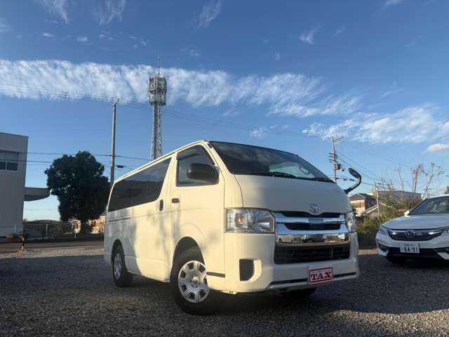 Toyota Hiace Van 12