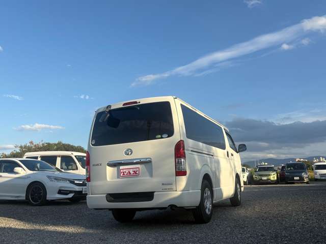 Toyota Hiace Van 2