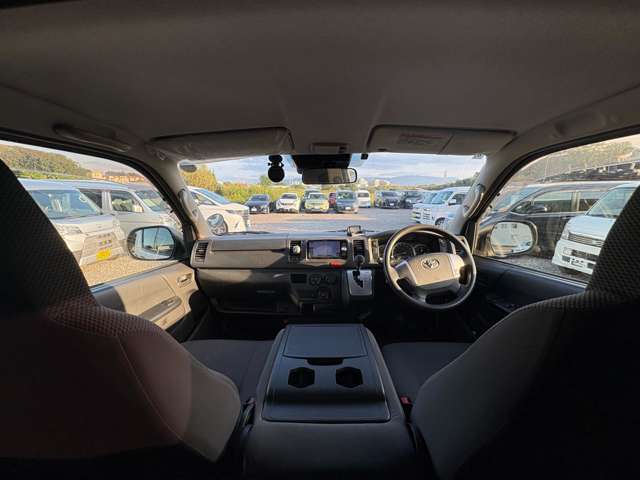 Toyota Hiace Van 3