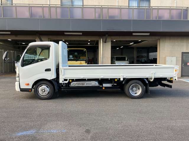 Hino Dutro Hybrid 7