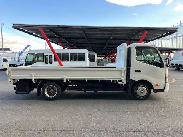 Hino Dutro Hybrid 10