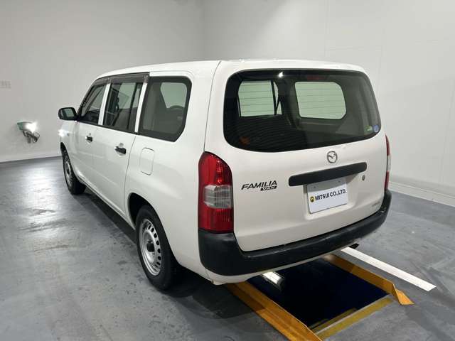 Mazda Familia Van 6
