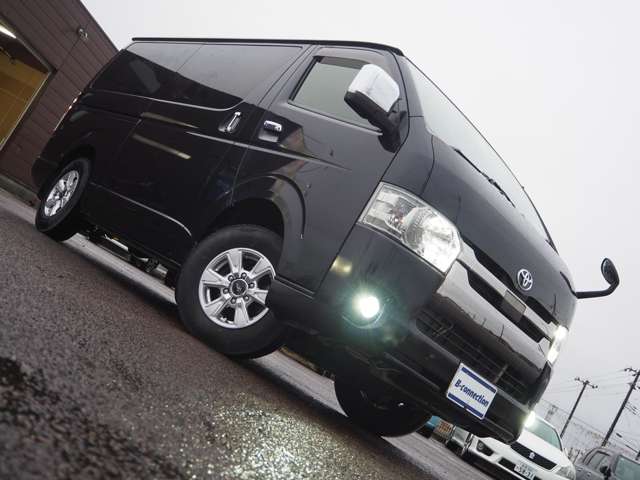 Toyota Hiace Van 6