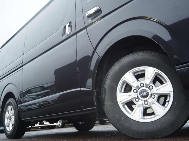 Toyota Hiace Van 7