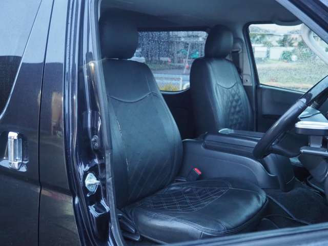 Toyota Hiace Van 8