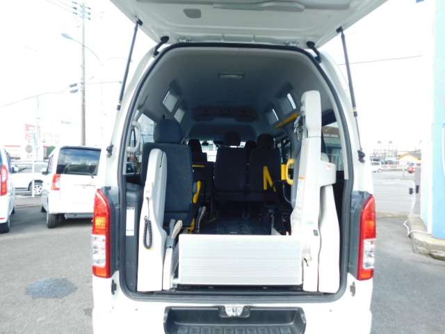 Toyota Hiace Van 2