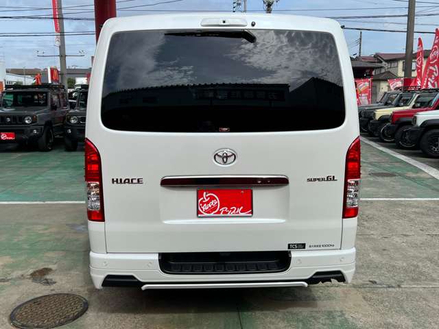 Toyota Hiace Van 6