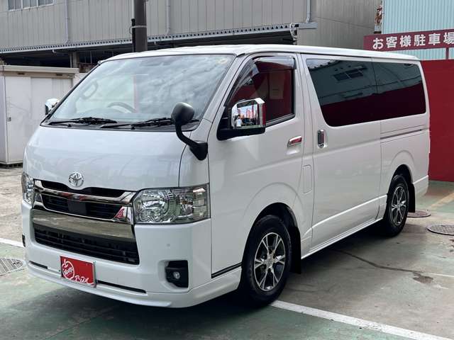 Toyota Hiace Van 9