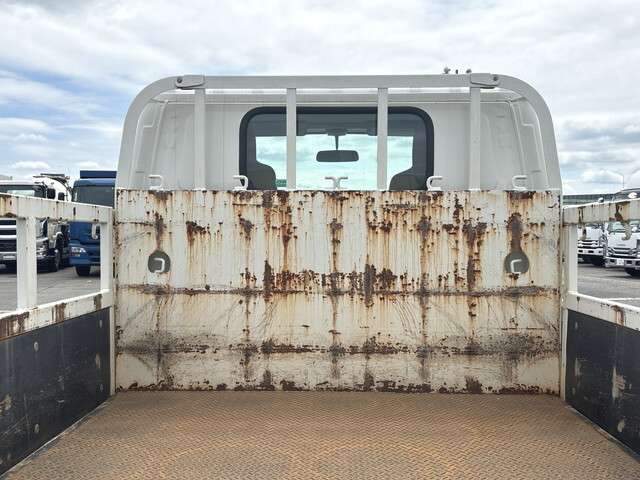 Isuzu Elf 12