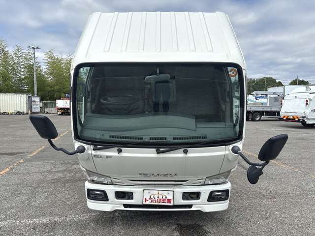 Isuzu Elf 4