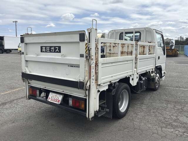 Isuzu Elf 6