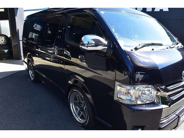 Toyota Regius Ace 10