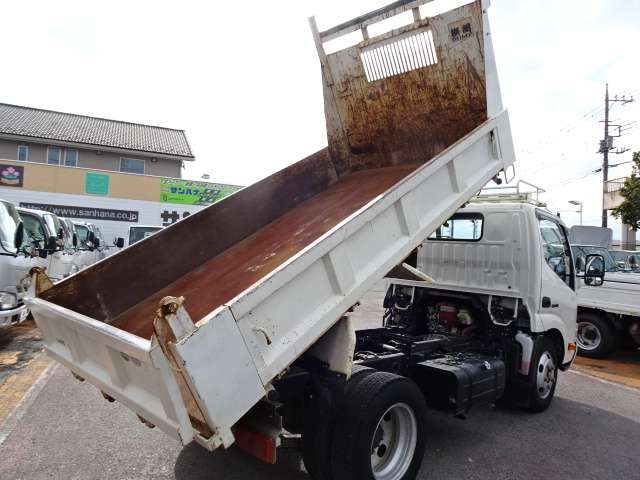 Hino Dutro 11