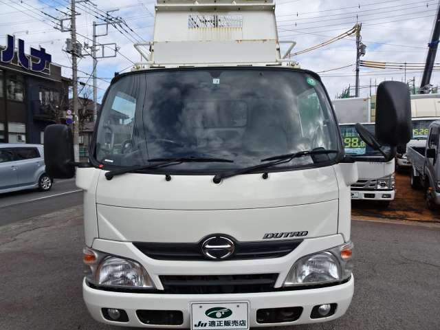 Hino Dutro 8
