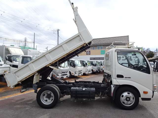 Hino Dutro 10