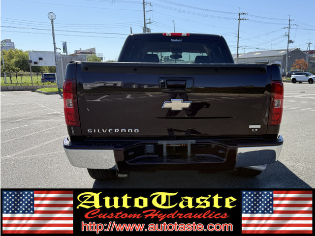 Chevrolet Silverado 2
