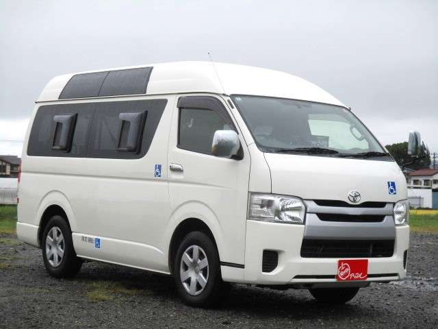 Toyota Hiace Van 2
