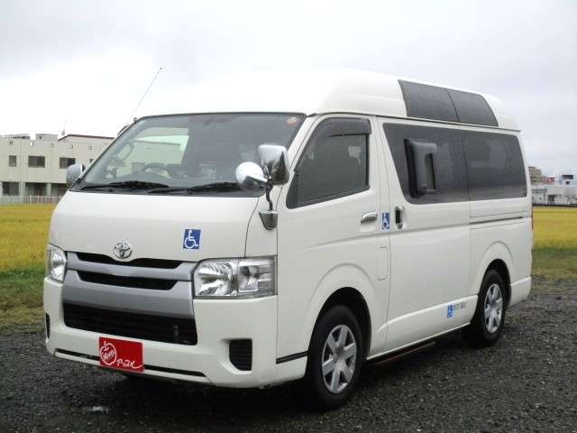Toyota Hiace Van 5