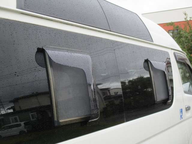 Toyota Hiace Van 10
