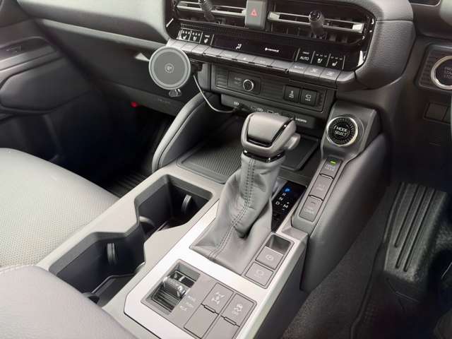 Toyota Land Cruiser 250 11