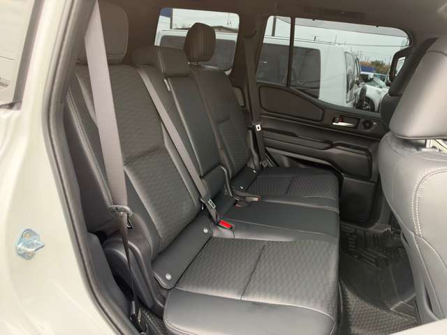Toyota Land Cruiser 250 8