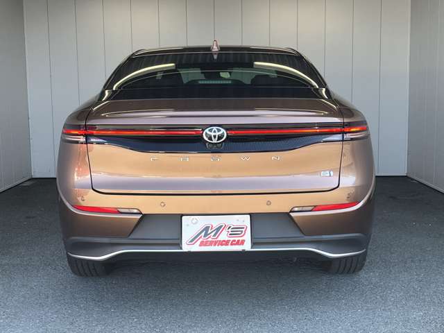 Toyota Crown Crossover 6