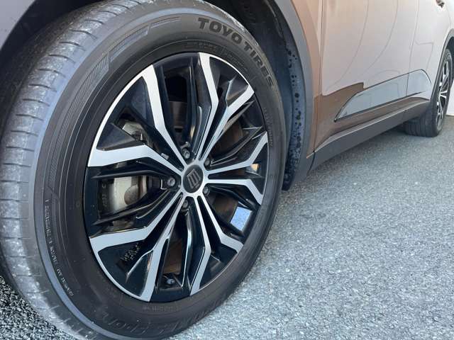 Toyota Crown Crossover 8