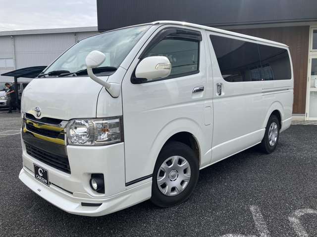 Toyota Hiace Van 12