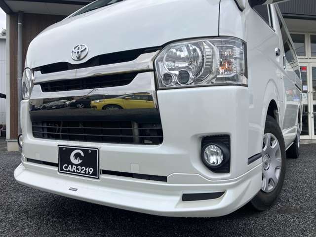 Toyota Hiace Van 5