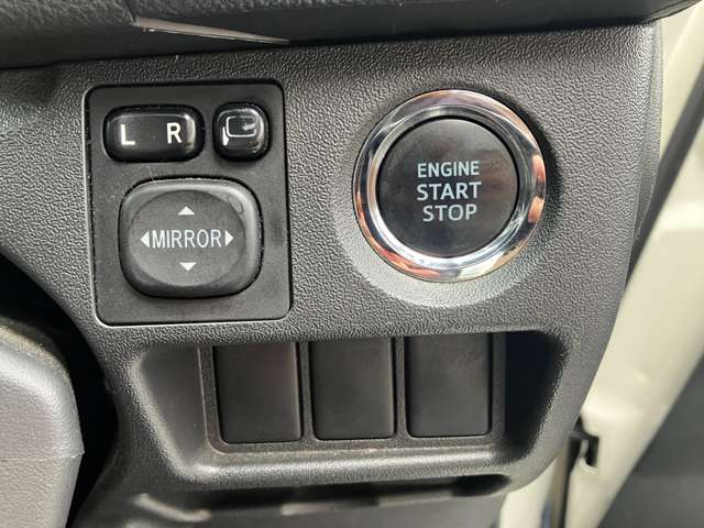 Toyota Hiace Van 7