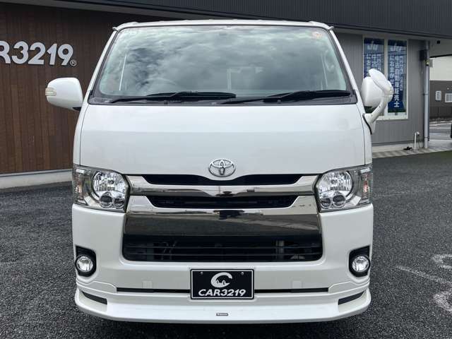 Toyota Hiace Van 8