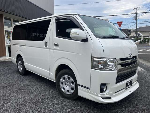 Toyota Hiace Van 10