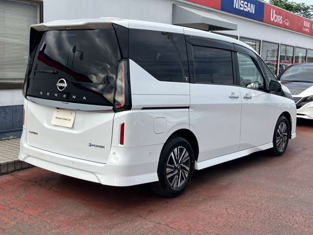 Nissan Serena 2