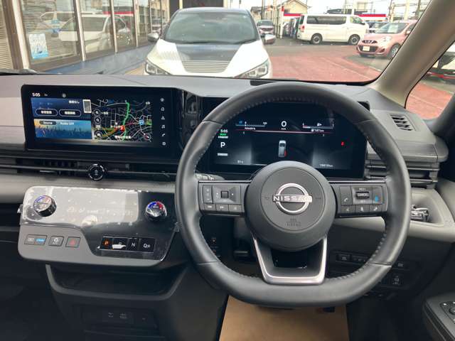 Nissan Serena 4