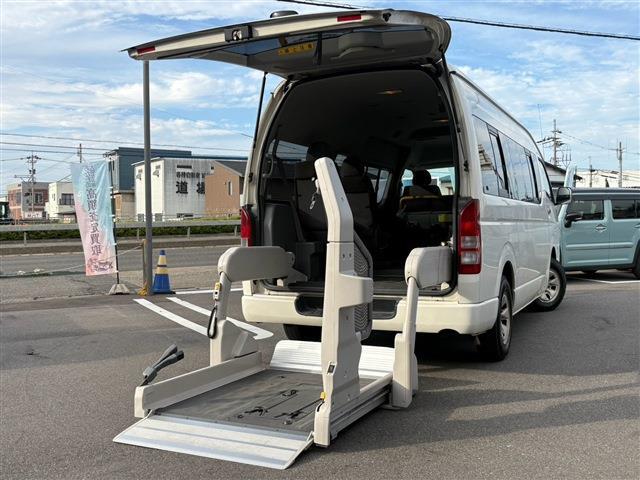 Toyota Hiace Commuter 9